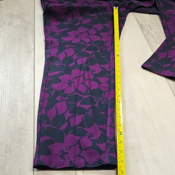 Chicos Travelers Pants Crepe Floral Straight Leg Pull On Sz 2R 12R Purple Travel - Picture 7 of 15